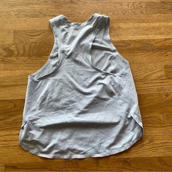 Womens soft blue lululemon tank top size 2 - Picture 2 of 5
